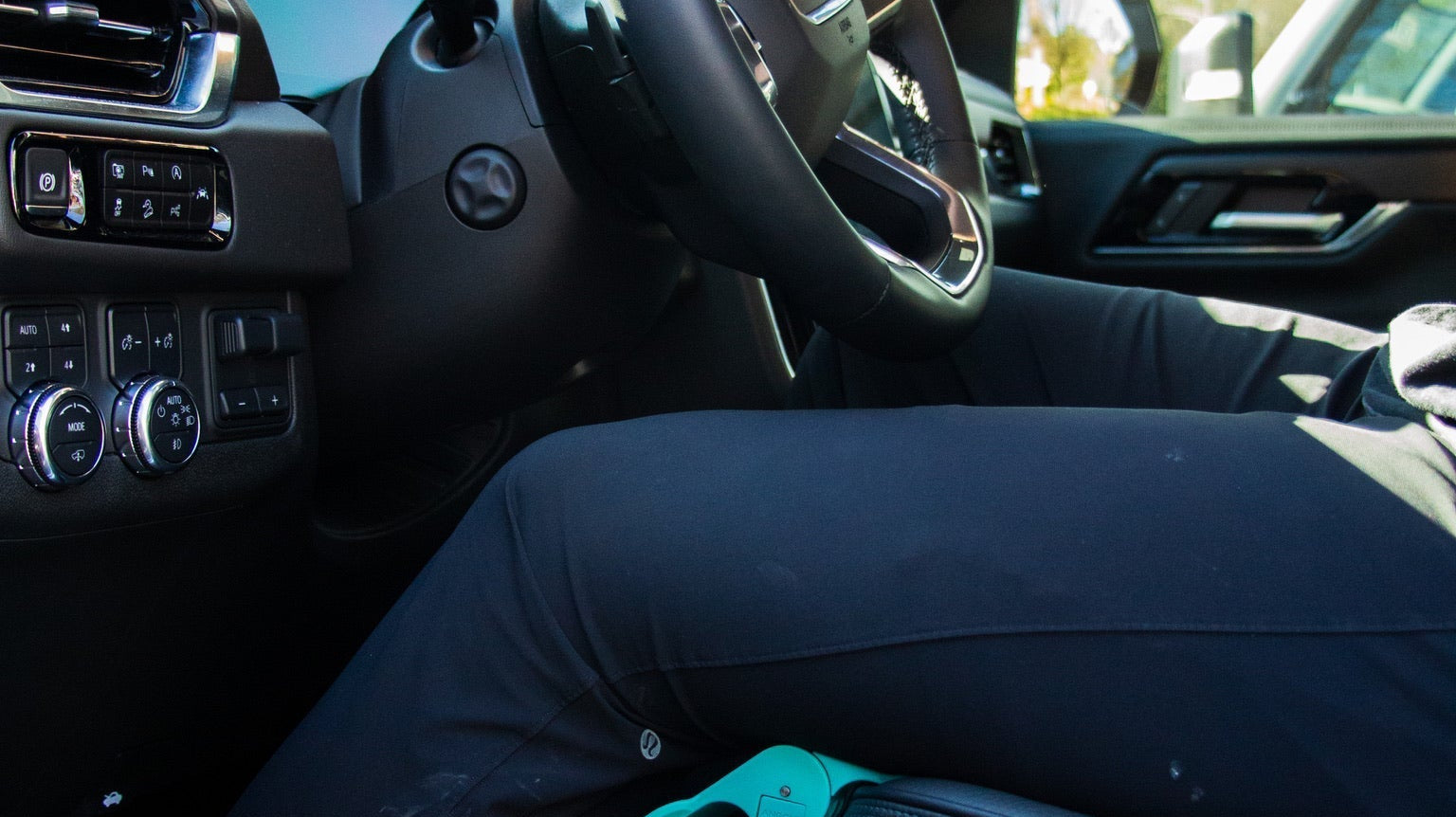 Modern Ergonomics for Knee Comfort While Sitting