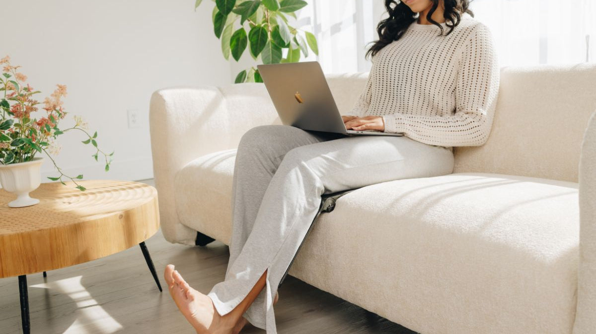 The Hidden Cost of Ignoring Knee Discomfort While Sitting